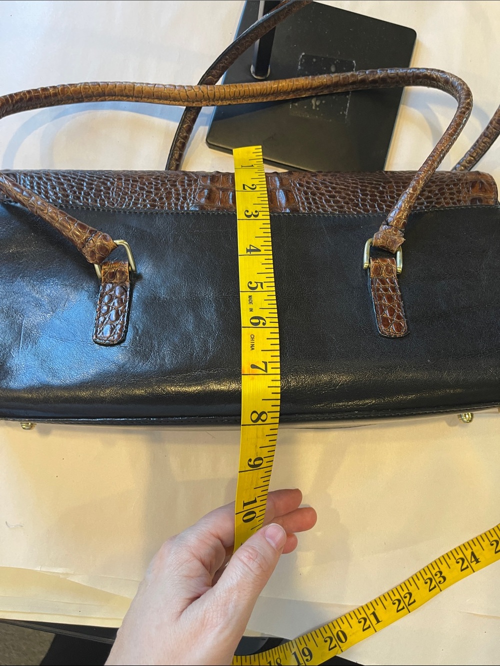 VTG Brahmin Tuscany Collection shoulder bag croc embossed leather standup bag - Picture 13 of 13
